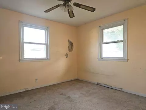 Bedroom - 7255 Benedict Ave, Benedict, MD 20612 photo 2 of 3