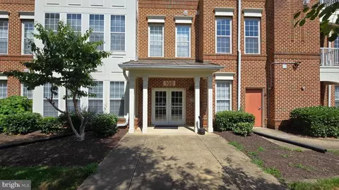 100 Edelen Station Pl #5202, La Plata, MD 20646