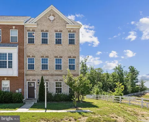 11244 Saint Luke Dr, White Plains, MD 20695