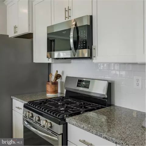 10897 Drummond Pl, White Plains, MD 20695 photo 5