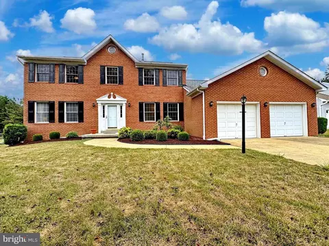 1306 Greenmont Dr, Waldorf, MD 20601