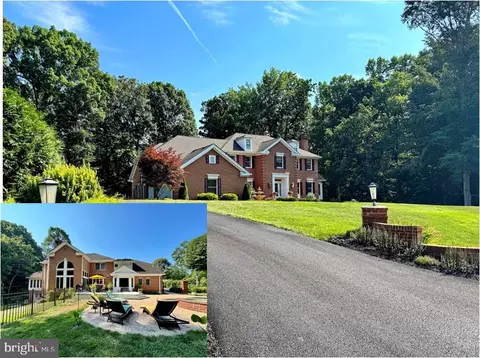8170 Plowden Dr, La Plata, MD 20646