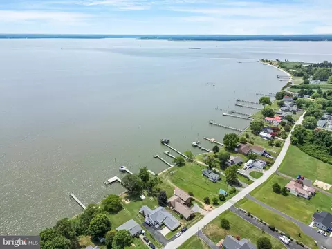13531 S View Rd, Newburg, MD 20664