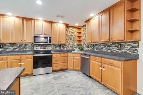 Kitchen - 239 Heather Ct, La Plata, MD 20646 photo 4 of 8