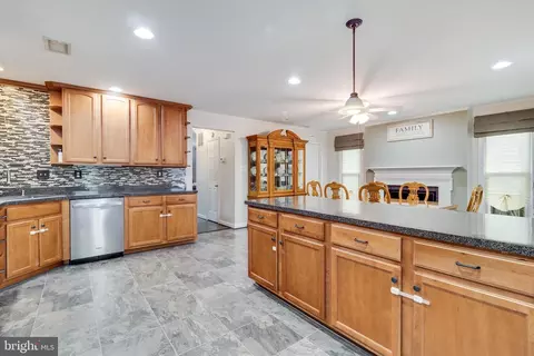 Kitchen - 239 Heather Ct, La Plata, MD 20646 photo 7 of 8