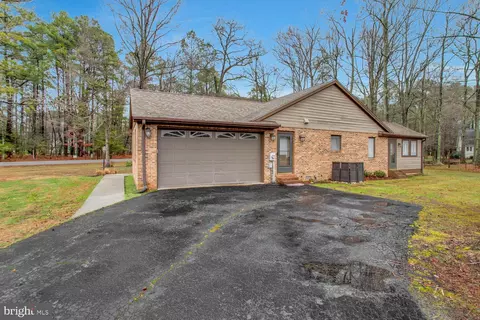 14800 King Charles Dr, Swan Point, MD 20645 photo 7