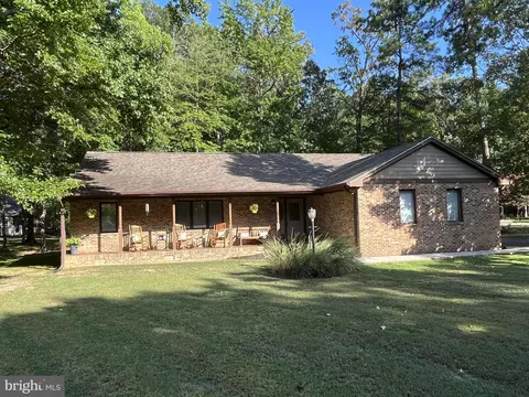 14800 King Charles Dr, Swan Point, MD 20645 photo 11