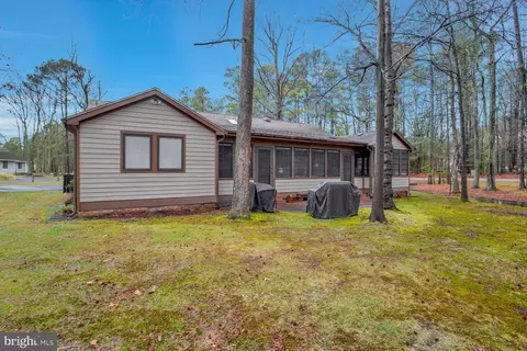 14800 King Charles Dr, Swan Point, MD 20645 photo 6