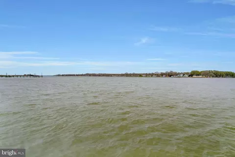 14800 King Charles Dr, Swan Point, MD 20645 photo 9