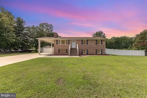 7635 Poplar St, Charlotte Hall, MD 20622