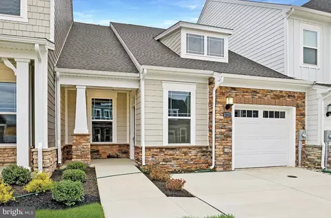 10725 Great Lakes Pl, White Plains, MD 20695