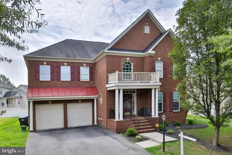 10490 Sugarberry St, Waldorf, MD 20603