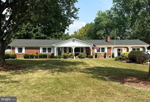 11204 Carroll Dr, Waldorf, MD 20601