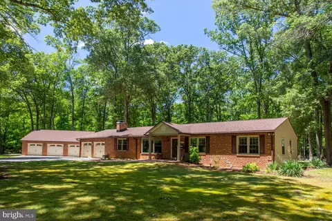 4075 Ravine Dr, White Plains, MD 20695