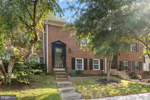 1007 Victoria Pl, Waldorf, MD 20602