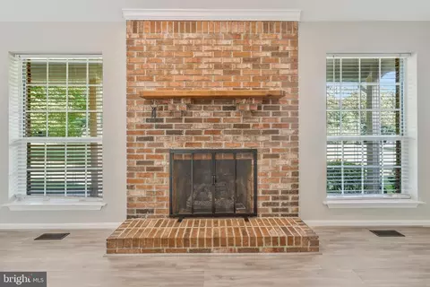 Living - 16145 Inheritance Dr, Brandywine, MD 20613 photo 5 of 5
