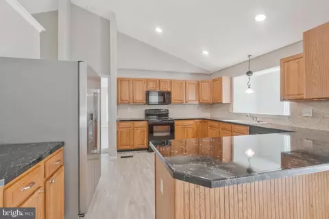 Kitchen - 16145 Inheritance Dr, Brandywine, MD 20613 photo 1 of 4