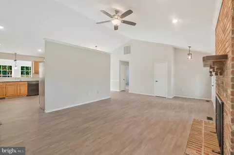 Living - 16145 Inheritance Dr, Brandywine, MD 20613 photo 3 of 5