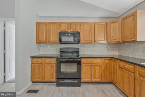 Kitchen - 16145 Inheritance Dr, Brandywine, MD 20613 photo 4 of 4
