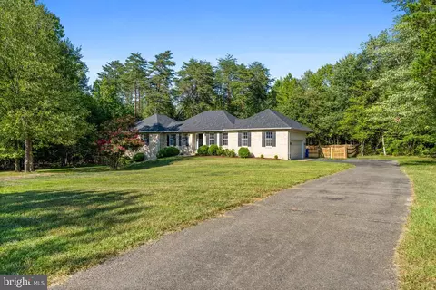 6800 Medford Ct, La Plata, MD 20646