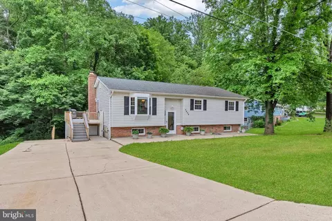 7906 Wicker Ln, La Plata, MD 20646