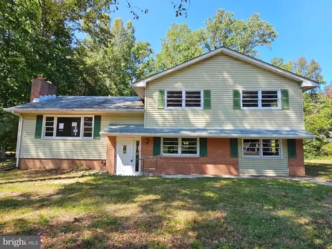 15400 Homeland Dr, Hughesville, MD 20637