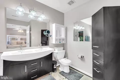 Bath - 4450 Wilkerson Rd, Brandywine, MD 20613 photo 2 of 3