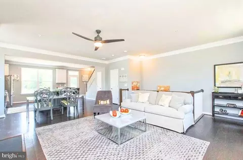 328 Buckeye Cir, La Plata, MD 20646 photo 6