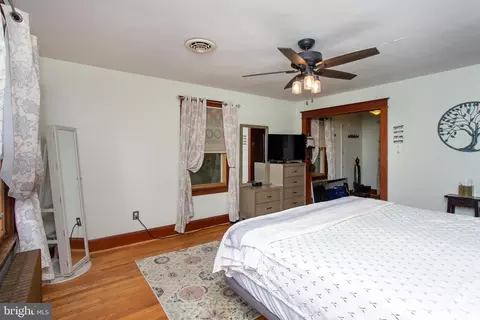 Bedroom - 9295 Mitchell Rd, La Plata, MD 20646 photo 6 of 10