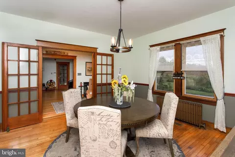 Dining - 9295 Mitchell Rd, La Plata, MD 20646 photo 2 of 5