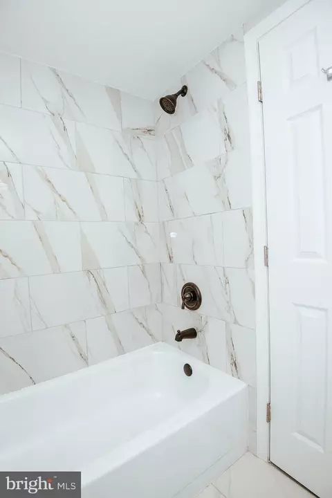 Bath - 3270 Malcolm Rd, Brandywine, MD 20613 photo 6 of 6