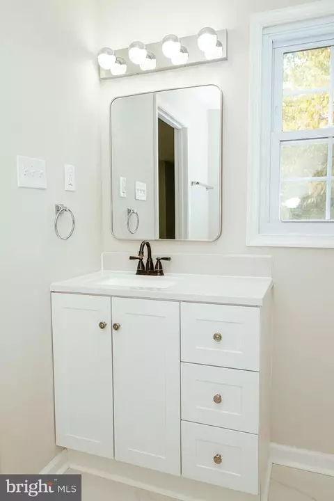 Bath - 3270 Malcolm Rd, Brandywine, MD 20613 photo 1 of 6