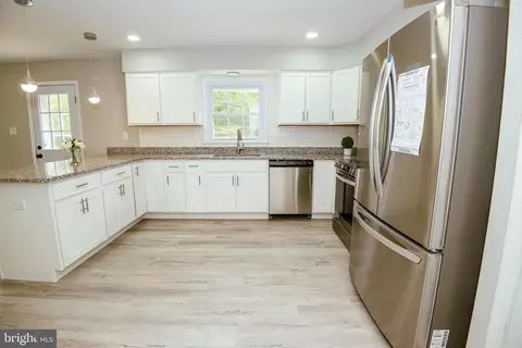 Entry Way - 3270 Malcolm Rd, Brandywine, MD 20613 photo 3 of 7