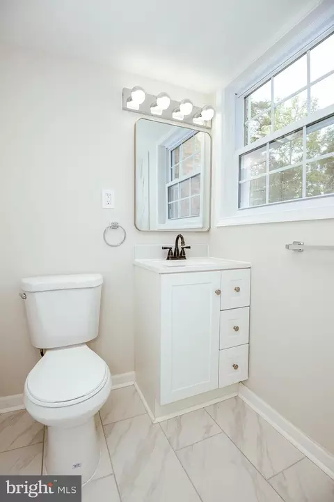 Bath - 3270 Malcolm Rd, Brandywine, MD 20613 photo 4 of 6