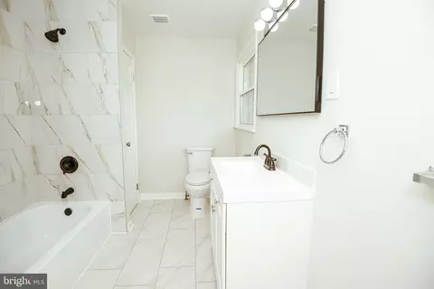 Entry Way - 3270 Malcolm Rd, Brandywine, MD 20613 photo 5 of 7