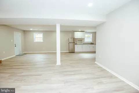 Living - 3270 Malcolm Rd, Brandywine, MD 20613 photo 6 of 7