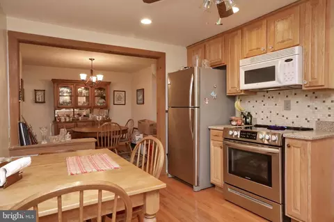 Kitchen - 7635 Bumpy Oak Rd, La Plata, MD 20646 photo 3 of 5