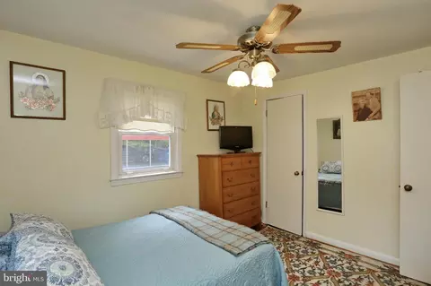 Bedroom - 7635 Bumpy Oak Rd, La Plata, MD 20646 photo 2 of 6