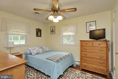 Bedroom - 7635 Bumpy Oak Rd, La Plata, MD 20646 photo 1 of 6