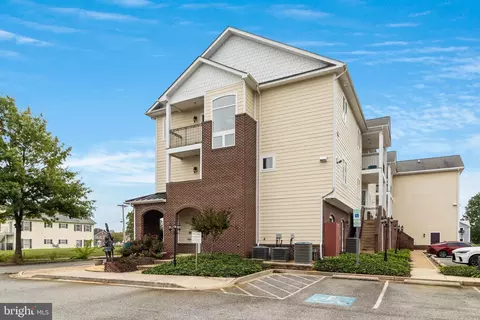 305 Centennial St #207 E, La Plata, MD 20646