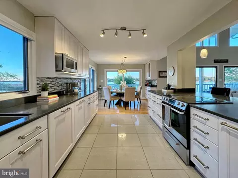 Kitchen - 11720 Over Creek Ct, Issue, MD 20645 photo 14 of 15