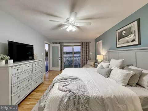 Bedroom - 11720 Over Creek Ct, Issue, MD 20645 photo 3 of 11