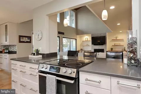 Kitchen - 11720 Over Creek Ct, Issue, MD 20645 photo 9 of 15