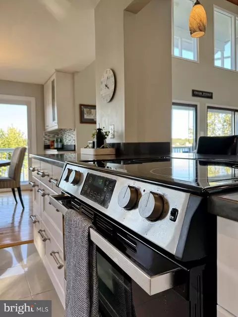 Kitchen - 11720 Over Creek Ct, Issue, MD 20645 photo 10 of 15