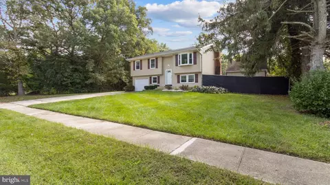 813 Copley Ave, Waldorf, MD 20602