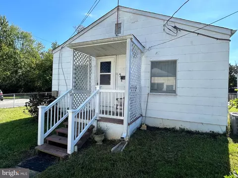 21 Greenwood Pl, Indian Head, MD 20640