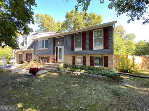 1700 Pin Oak Dr, Waldorf, MD 20601