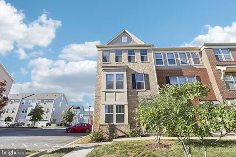 9757 Kilt Pl, Waldorf, MD 20601