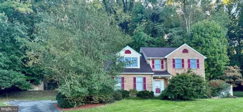 8308 Venture Dr, Waldorf, MD 20603