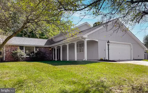 2733 Sprague Dr, Waldorf, MD 20601